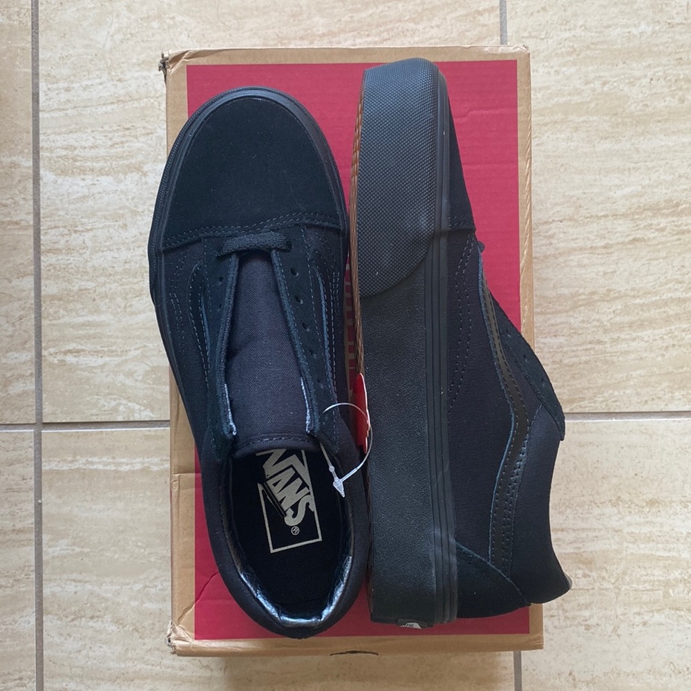 Triple Black Platform Old Skool Vans